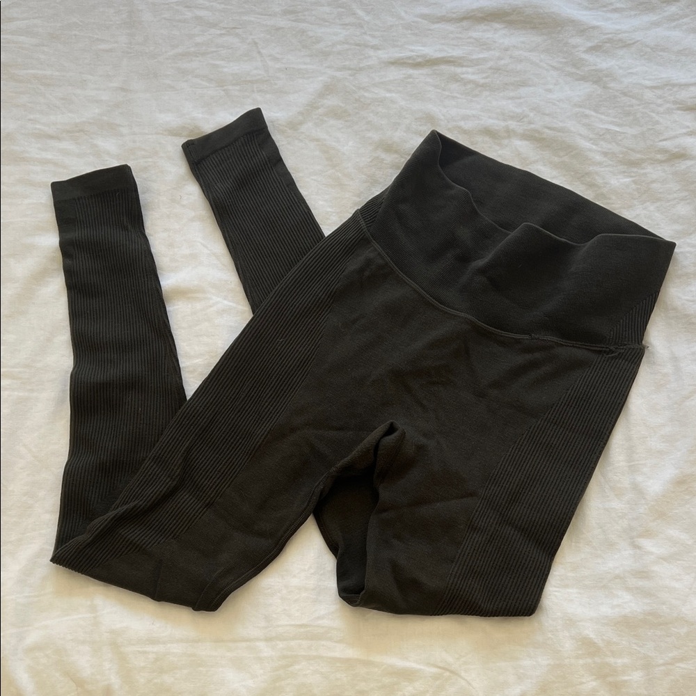 Women’s Lululemon Olive Green Ribbed Leggings